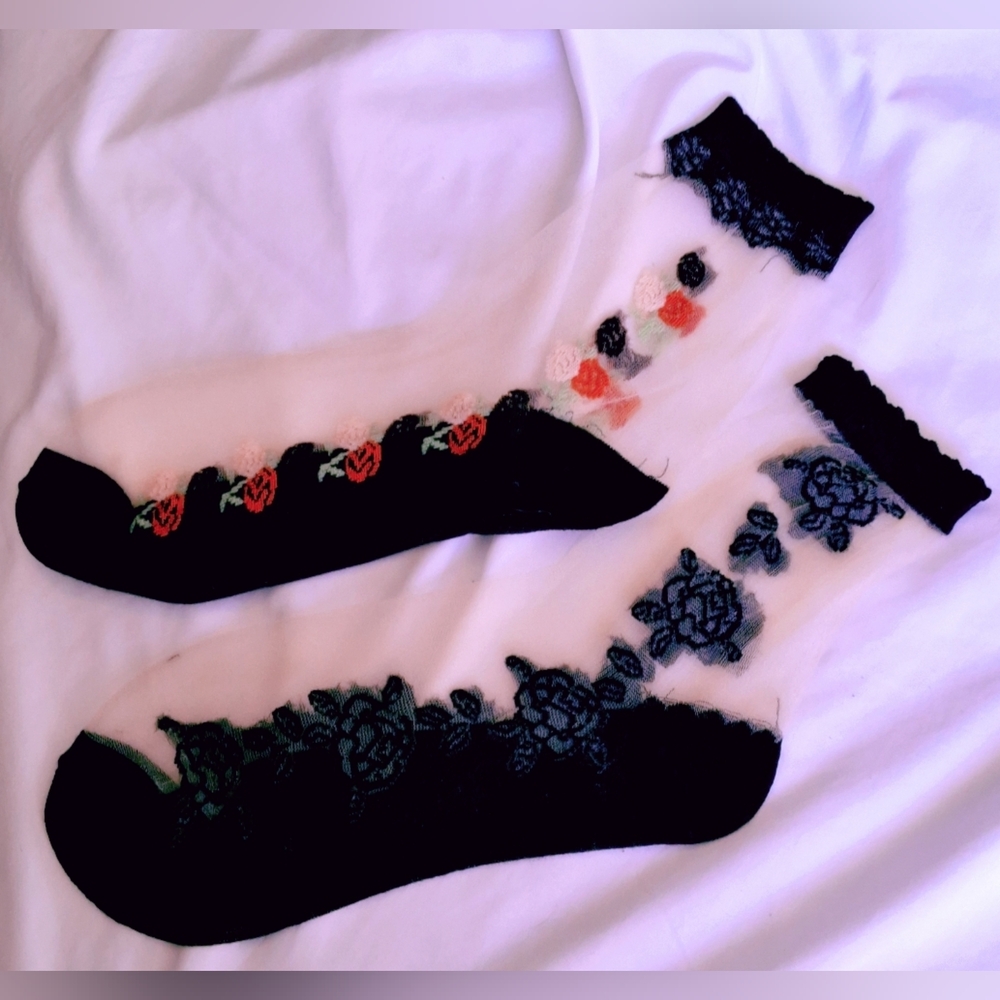 2 Pairs Elegant Lace Floral Ankle Socks - Black & Colours